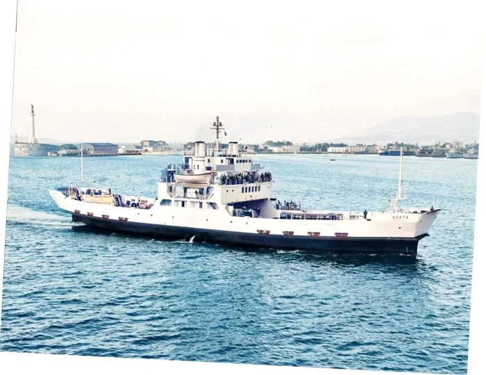 Il traghetto Agata a Messina