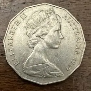 Moneta australiana del 1969 a dodici lati con il profilo di Elisabetta II e la scritta Elizabeth II Australia