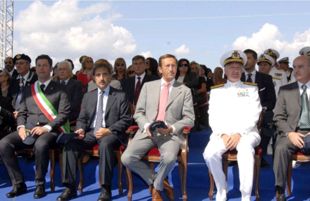 Gli ospiti d'onore sul palco del Raduno: Scopelliti, La Russa e Fini